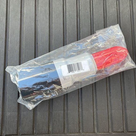 MAC Cosmetic - Red Lipstick Tin - Limited Edition - Picture 15 of 16